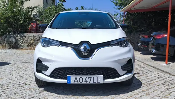 Renault Zoe 2022 - 16450 EUR, 92161 km - AUTO.MOTO.pt - 92161km - foto 3 de 9