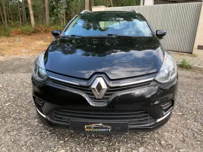 Renault Clio Sport Tourer 2019 - 13999 EUR, 127245 km - AUTO.MOTO.pt - 127245km - foto 2 de 53
