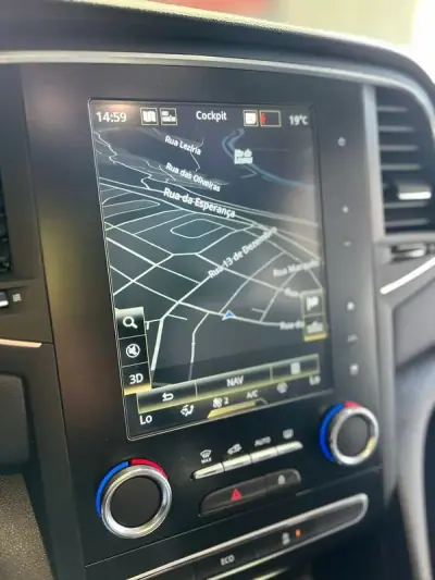 Renault Mégane 2019 - 14250 EUR, 135000 km - AUTO.MOTO.pt - 135000km - foto 28 de 36