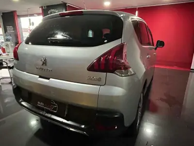 Peugeot 3008 2014 - 10950 EUR, 233000 km - AUTO.MOTO.pt - 233000km - foto 6 de 17