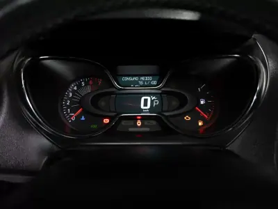 Renault Captur 2016 - 13990 EUR, 109000 km - AUTO.MOTO.pt - 109000km - foto 19 de 36