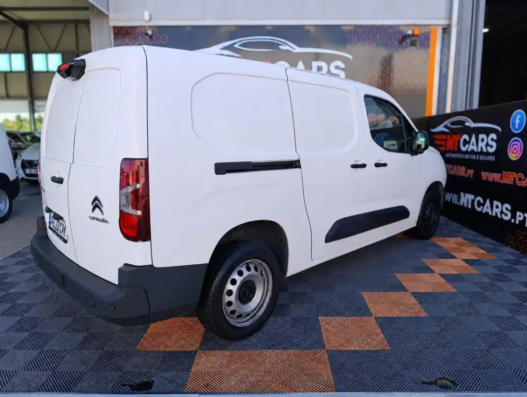 Citroën 2021 - 13900 EUR, 149852 km - 149852km - foto 2 de 11