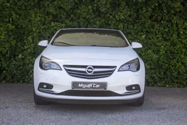 Opel Cascada 2014 - 13900 EUR, 180000 km - AUTO.MOTO.pt - 180000km - foto 3 de 17