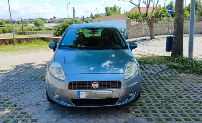 Fiat Punto 2008 - 4500 EUR, 198000 km - AUTO.MOTO.pt - 198000km - foto 5 de 10