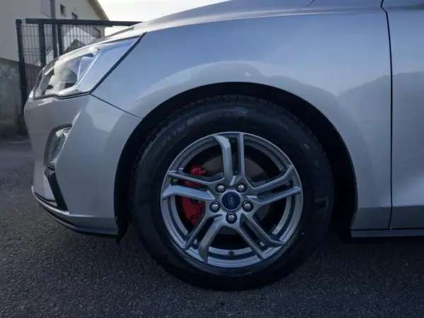 Ford Focus 2018 - 12990 EUR, 90000 km - AUTO.MOTO.pt - 90000km - foto 9 de 36
