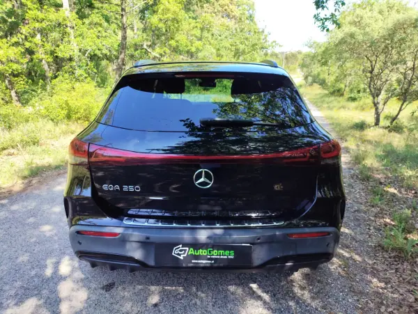 Mercedes-Benz EQA 2021 - 27300 EUR, 126650 km - AUTO.MOTO.pt - 126650km - foto 11 de 20