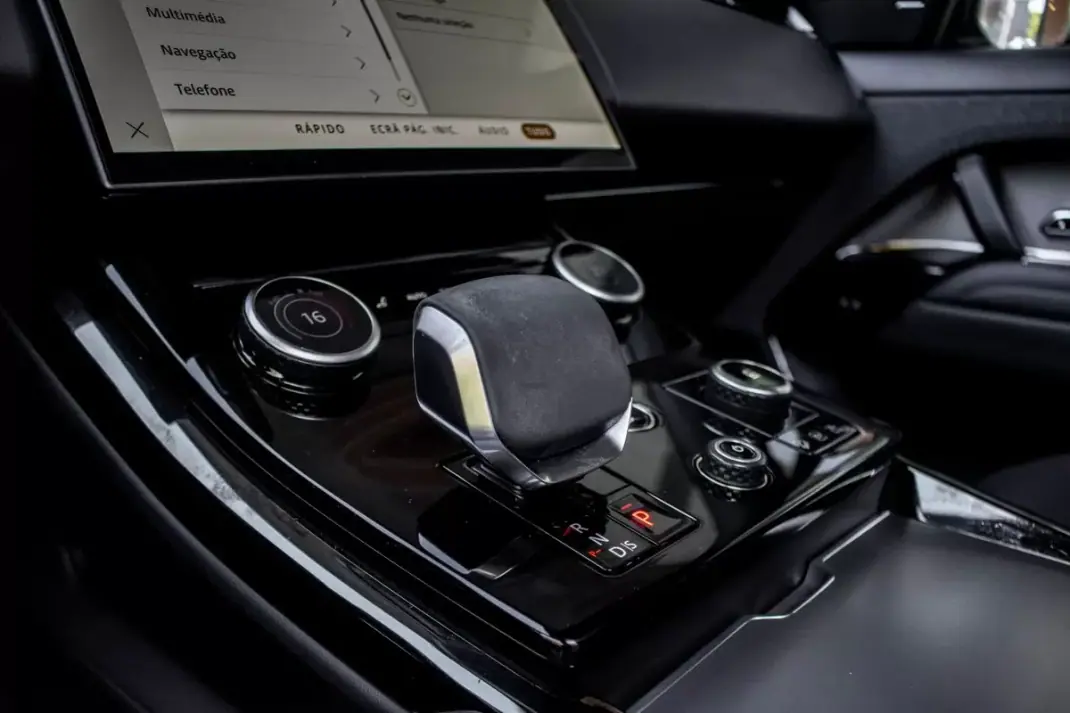 Land Rover Range Rover Sport 2023 - 83990 EUR, 131215 km - AUTO.MOTO.pt - 131215km - foto 19 de 46