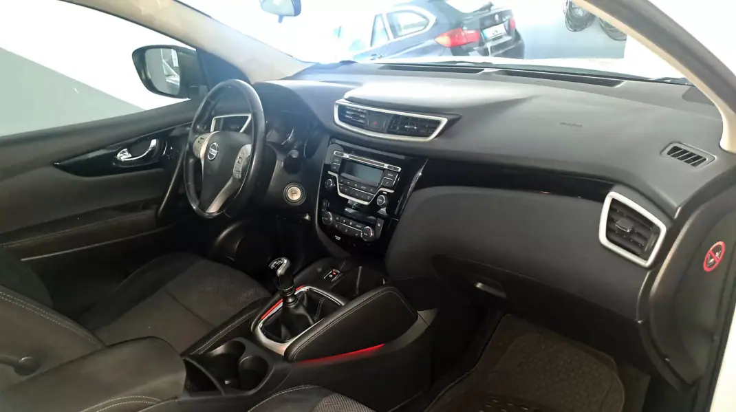 Nissan Qashqai 2015 - 12990 EUR, 104000 km - 104000km - foto 22 de 22