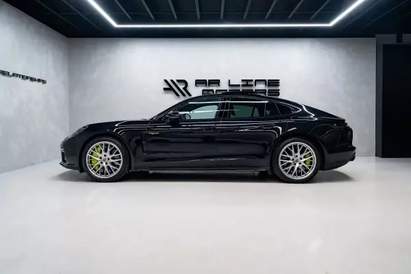 Porsche Panamera 2017 - 91950 EUR, 67458 km - AUTO.MOTO.pt - 67458km - foto 19 de 60