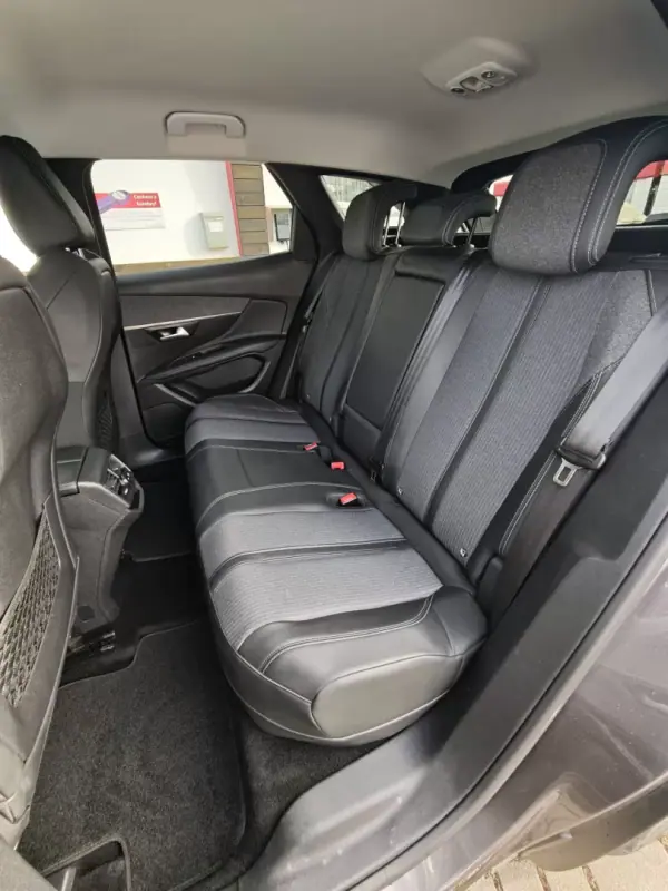 Peugeot 3008 2021 - 23600 EUR, 98000 km - AUTO.MOTO.pt - 98000km - foto 6 de 13