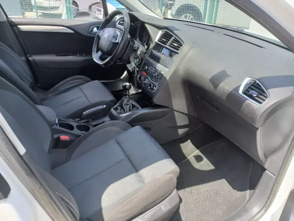 Citroën C4 2014 - 8250 EUR, 133197 km - AUTO.MOTO.pt - 133197km - foto 23 de 27
