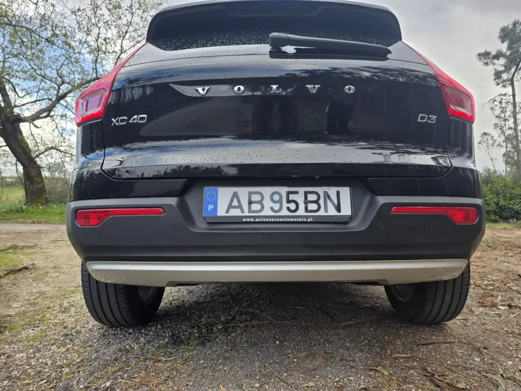 Volvo XC 40 2020 - 24500 EUR, 152300 km - AUTO.MOTO.pt - 152300km - foto 20 de 42