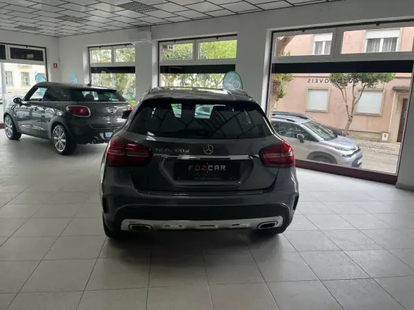 Mercedes-Benz GLA 200 2019 - 27500 EUR, 144556 km - AUTO.MOTO.pt - 144556km - foto 4 de 9