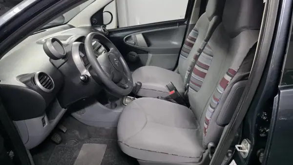 Citroën C1 2011 - 8990 EUR, 112000 km - AUTO.MOTO.pt - 112000km - foto 5 de 21