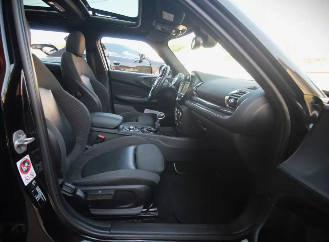 MINI Clubman 2017 - 14990 EUR, 195000 km - 195000km - foto 27 de 29