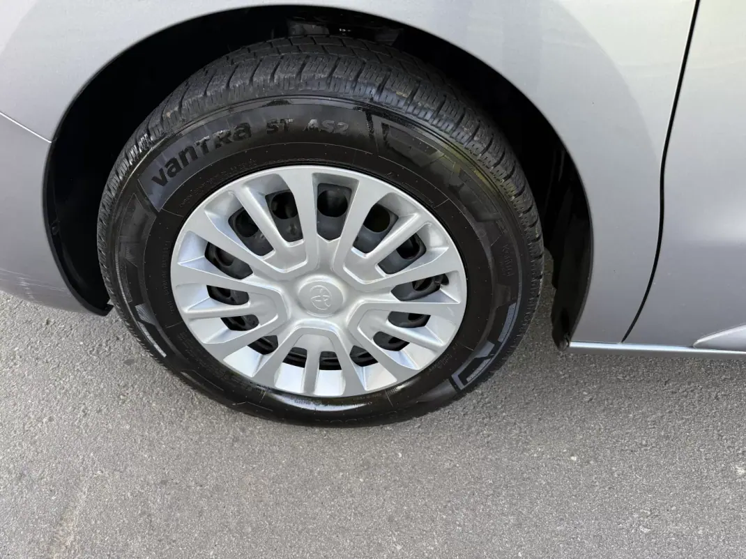 Toyota Proace Verso 2020 - 28890 EUR, 146000 km - AUTO.MOTO.pt - 146000km - foto 28 de 30