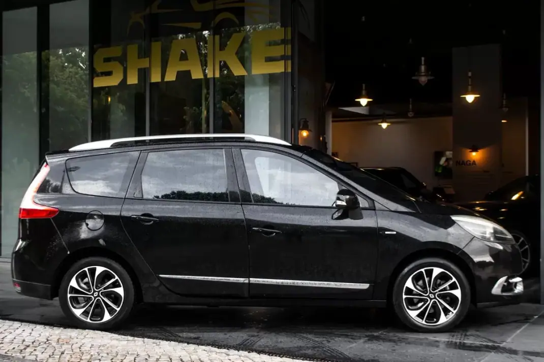 Renault Grand Scénic 2015 - 8990 EUR, 282413 km - AUTO.MOTO.pt - 282413km - foto 5 de 43