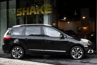 Renault Grand Scénic 2015 - 8990 EUR, 282413 km - AUTO.MOTO.pt - 282413km - foto 5 de 43