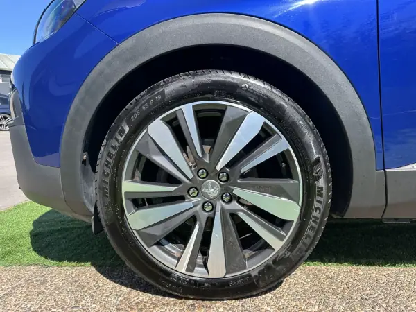 Peugeot 3008 2018 - 14900 EUR, 200000 km - AUTO.MOTO.pt - 200000km - foto 21 de 63