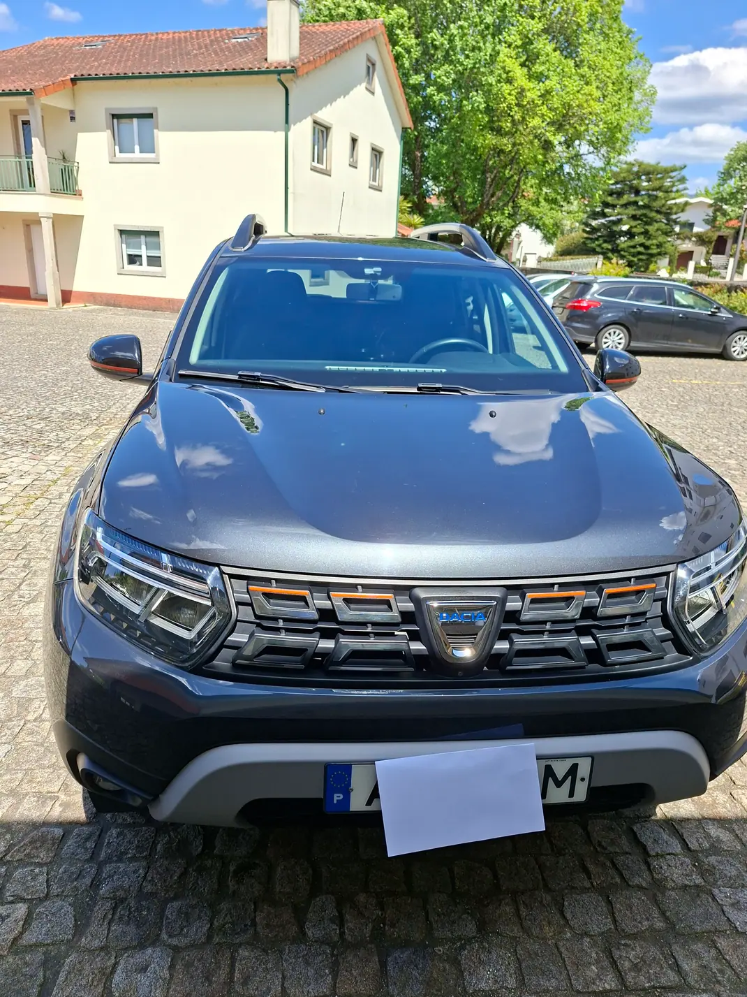 Dacia Duster 2022 - 15750 EUR, 82500 km - AUTO.MOTO.pt - 82500km - foto 1 de 10