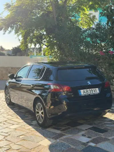 Peugeot 308 2017 - 10900 EUR, 140007 km - AUTO.MOTO.pt - 140007km - foto 5 de 9