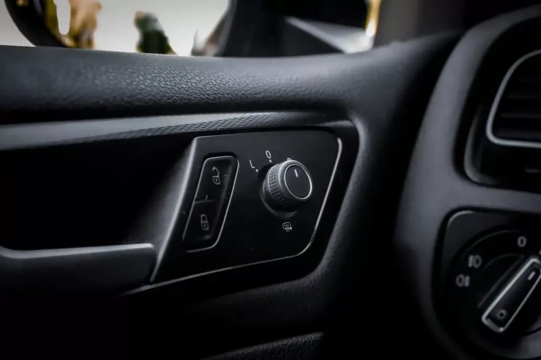 Volkswagen Golf 2015 - 24990 EUR, 83192 km - AUTO.MOTO.pt - 83192km - foto 19 de 45