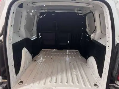 Citroën BERLINGO 3 LUGARES 2014 - 8450 EUR, 263000 km - AUTO.MOTO.pt - 263000km - foto 8 de 11