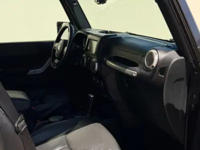 Jeep Wrangler Unlimited 2018 - 49900 EUR, 70780 km - 70780km - foto 6 de 16