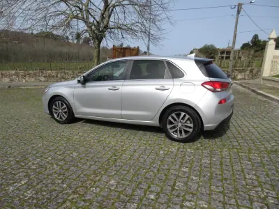 Hyundai i30 2019 - 14990 EUR, 108000 km - 108000km - foto 5 de 42