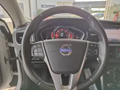 Volvo V40 2013 - 8350 EUR, 298100 km - AUTO.MOTO.pt - 298100km - foto 25 de 33