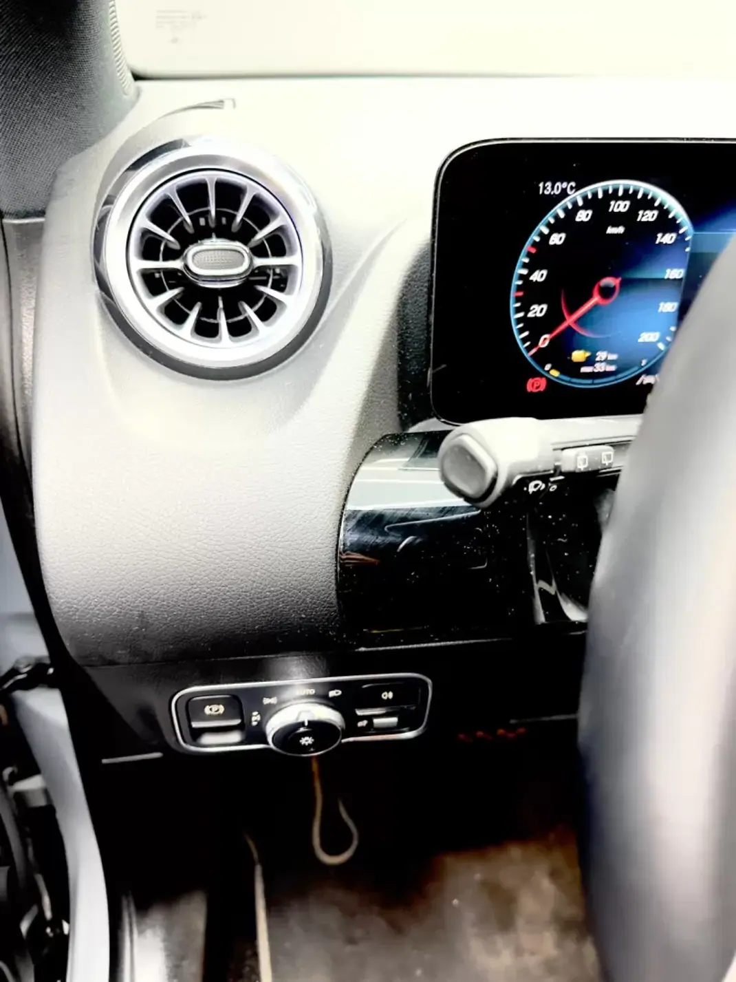 Mercedes-Benz EQA 2022 - 32900 EUR, 83000 km - AUTO.MOTO.pt - 83000km - foto 13 de 23