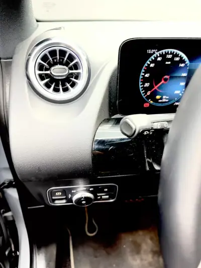 Mercedes-Benz EQA 2022 - 32900 EUR, 83000 km - AUTO.MOTO.pt - 83000km - foto 13 de 23