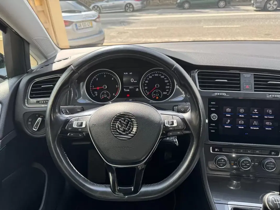 Volkswagen Golf Variant 2020 - 16900 EUR, 122346 km - AUTO.MOTO.pt - 122346km - foto 33 de 34