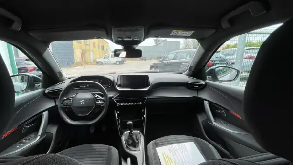 Peugeot 2008 2023 - 19750 EUR, 69580 km - AUTO.MOTO.pt - 69580km - foto 5 de 20