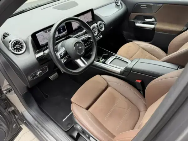 Mercedes-Benz GLA 180 2024 - 47900 EUR, 51250 km - AUTO.MOTO.pt - 51250km - foto 11 de 12