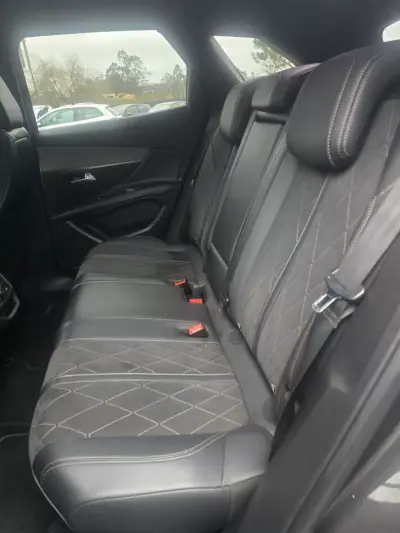 Peugeot 3008 2018 - 22950 EUR, 162300 km - AUTO.MOTO.pt - 162300km - foto 27 de 29