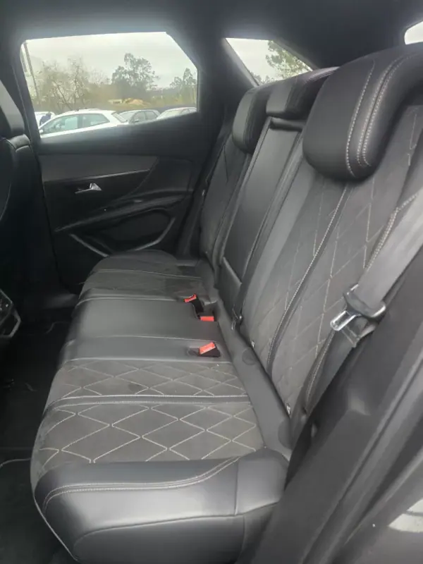Peugeot 3008 2018 - 19950 EUR, 162300 km - AUTO.MOTO.pt - 162300km - foto 27 de 29