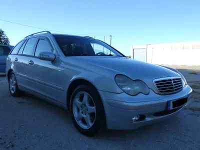 Mercedes-Benz C 220 2001 - 6750 EUR, 399999 km - AUTO.MOTO.pt - 399999km - foto 4 de 21