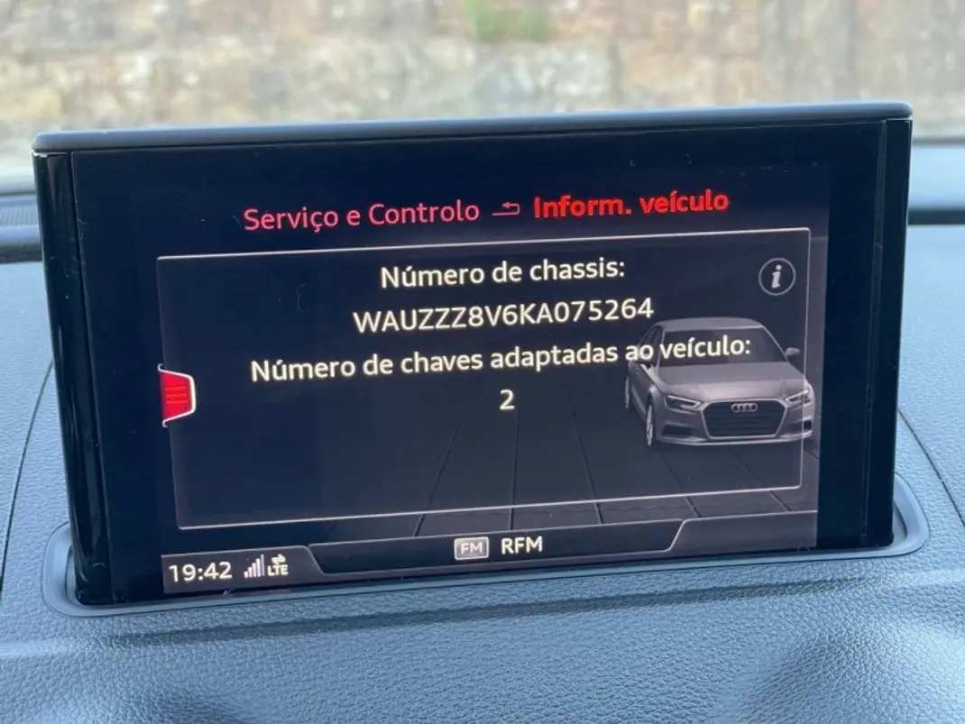 Audi A3 Limousine 2019 - 24999 EUR, 107600 km - AUTO.MOTO.pt - 107600km - foto 27 de 43