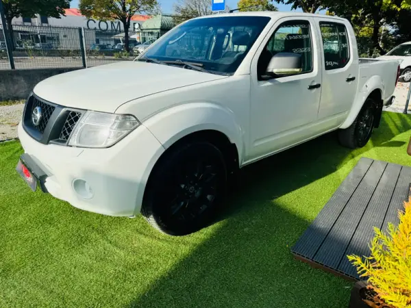 Nissan Navara 2012 - 21500 EUR, 140000 km - AUTO.MOTO.pt - 140000km - foto 8 de 19