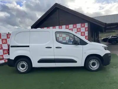 Peugeot Partner 1.5 BlueHDi Pro Standard 2021 - 14490 EUR, 121725 km - AUTO.MOTO.pt - 121725km - foto 2 de 17
