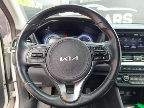 Kia Niro 2022 - 19250 EUR, 130477 km - 130477km - foto 8 de 23