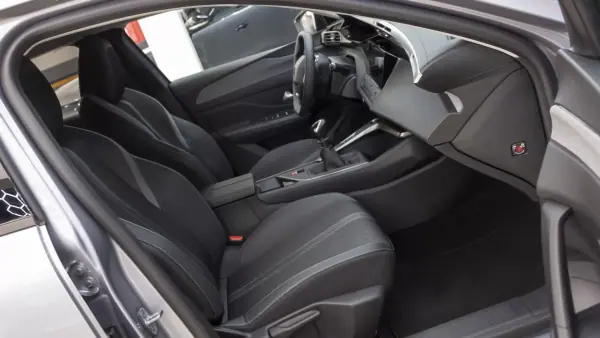 Peugeot 308 SW 2024 - 22900 EUR, 18000 km - AUTO.MOTO.pt - 18000km - foto 12 de 31