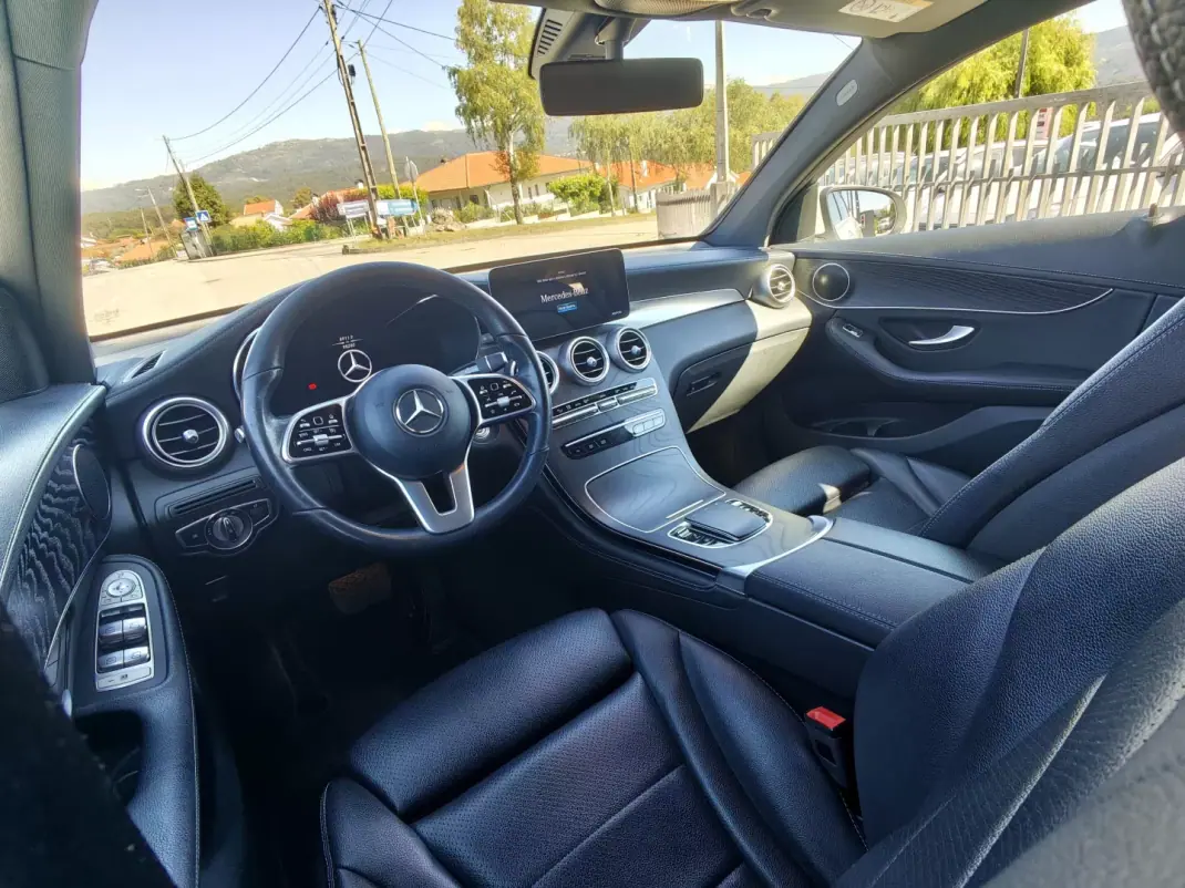 Mercedes-Benz GLC 220 2020 - 44500 EUR, 98000 km - AUTO.MOTO.pt - 98000km - foto 17 de 35