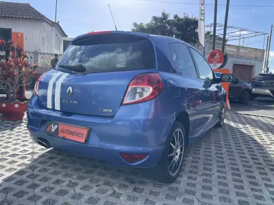 Renault Clio 2011 - 8750 EUR, 227156 km - AUTO.MOTO.pt - 227156km - foto 7 de 13
