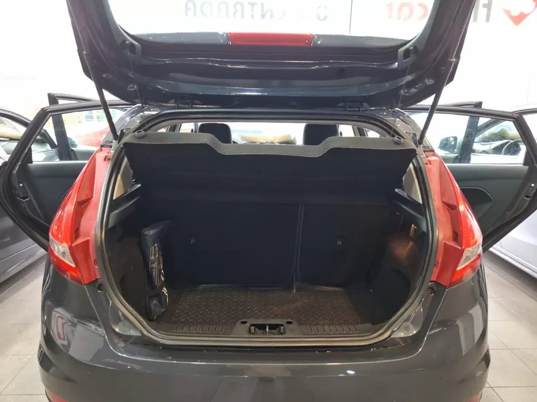 Ford Fiesta 2012 - 6900 EUR, 163718 km - AUTO.MOTO.pt - 163718km - foto 18 de 24