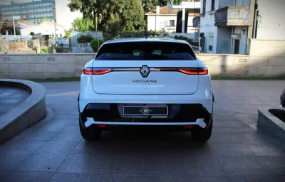 Renault Mégane E-Tech 2022 - 21000 EUR, 31000 km - AUTO.MOTO.pt - 31000km - foto 24 de 29