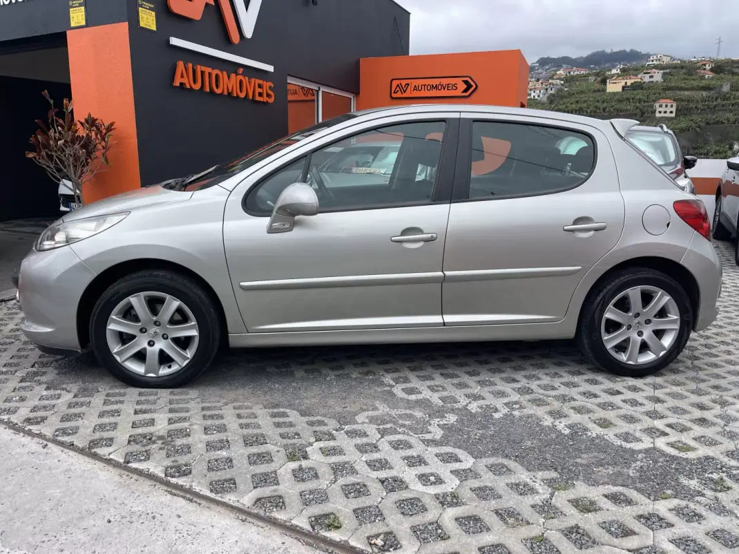 Peugeot 207 2006 - 4950 EUR, 248861 km - AUTO.MOTO.pt - 248861km - foto 4 de 12