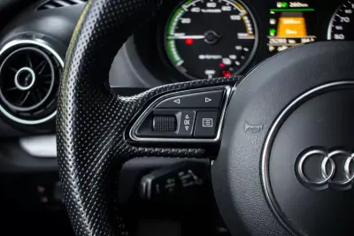 Audi A3 Sportback 2015 - 13490 EUR, 252393 km - AUTO.MOTO.pt - 252393km - foto 13 de 34