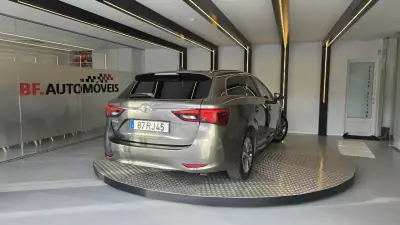 Toyota Avensis Touring Sports 2016 - 14900 EUR, 212217 km - AUTO.MOTO.pt - 212217km - foto 17 de 57